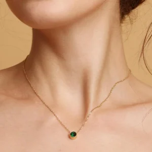Solitaire necklace