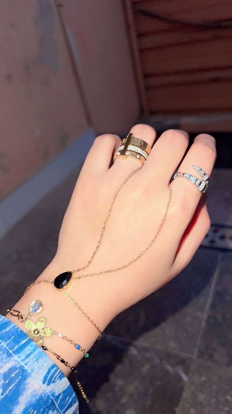 teardrop black onyx charm handchain